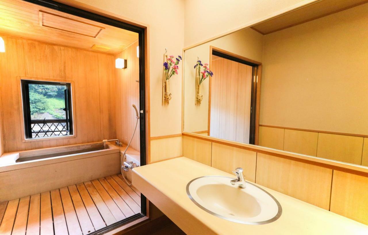 פוקושימה 土湯温泉 やすらぎの宿 向瀧旅館 מראה חיצוני תמונה